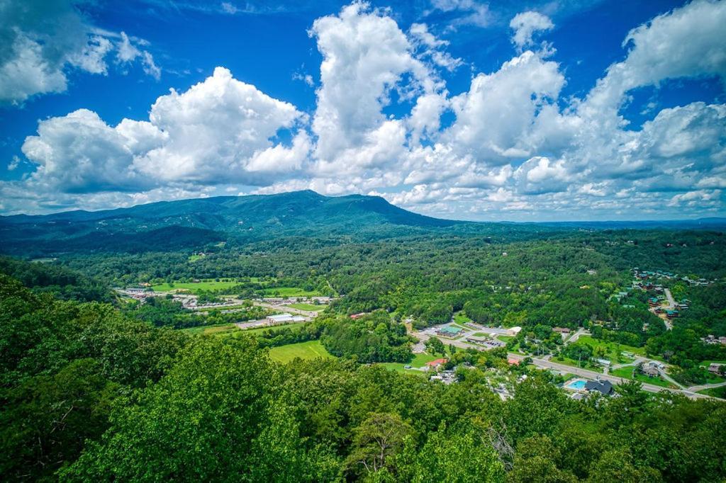 Suite Sensations Pigeon Forge Extérieur photo